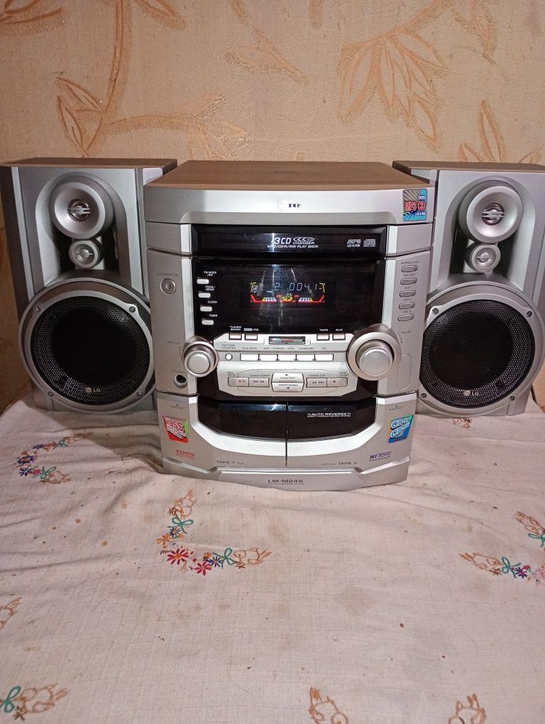 Музыкальный центр LG