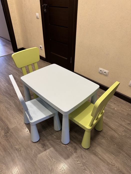 Ikea mammut стіл і 3 стільця