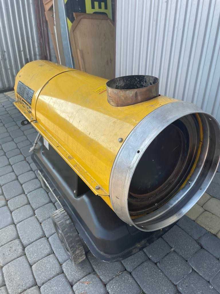 Nagrzewnica piec olejowy Master Bv 110e 33kW.