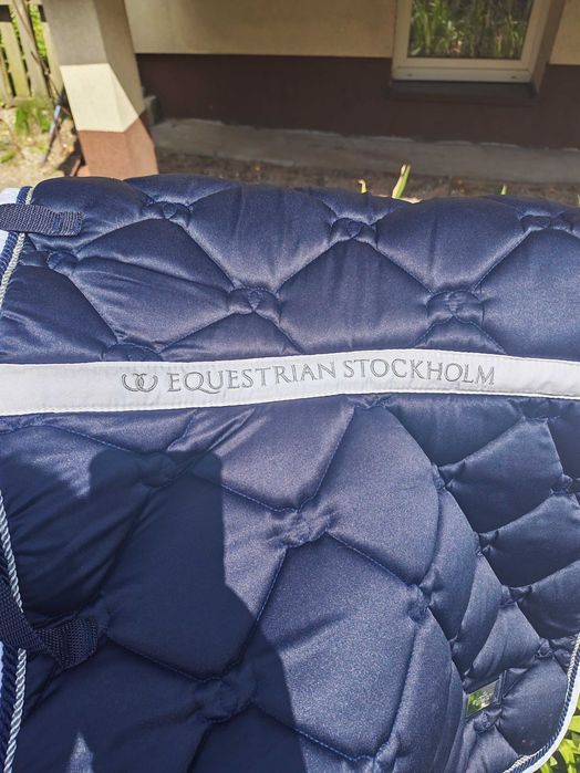 Czaprak Equestrian Stockholm Full VS używany w bardzo dobrym stanie.