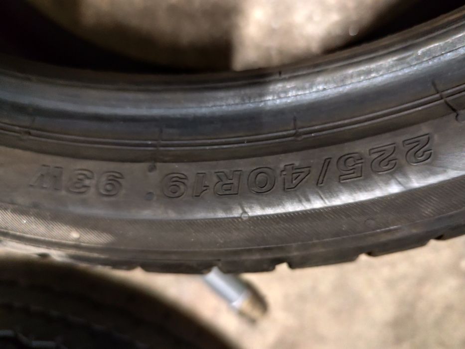 Pneus 225/40r19 Firestone Roadhawk2 Ocasião