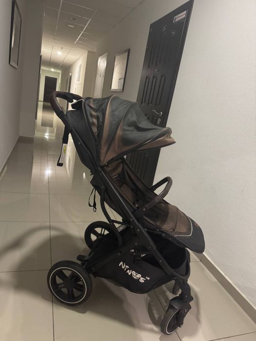 Прогулянкова коляска б/у додам подарунок