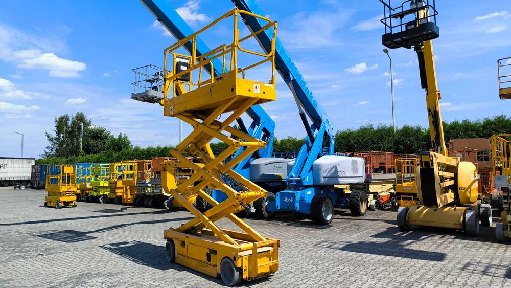 Podnośnik nożycowy zwyżka HAULOTTE Compact 8 rok 2008 cena brutto