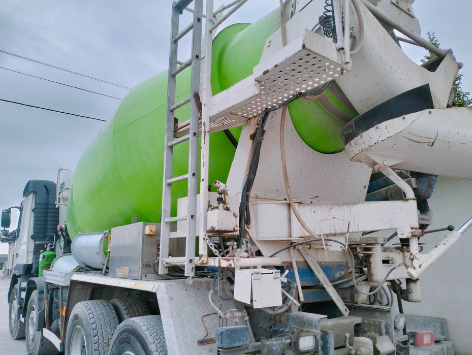 Betonomieszarka "gruszka" z rynną 9m!! VOLVO FMX 500  r. 2012 !