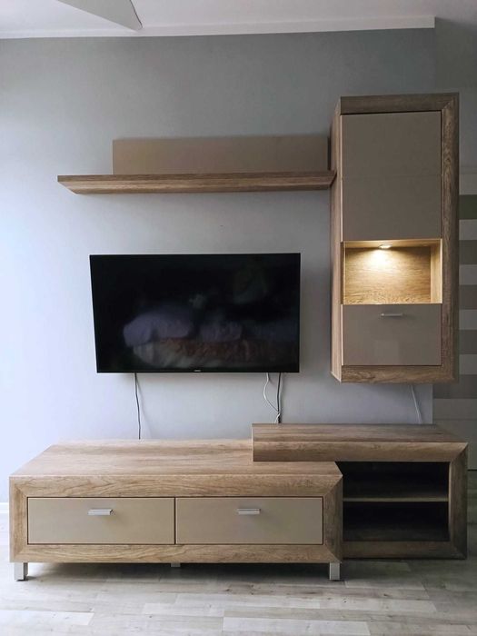 Zestaw mebli Genetic - stolik, szafka RTV, witryna, półka wisząca