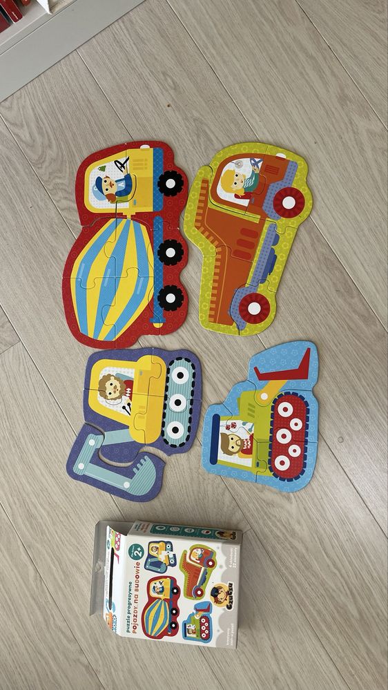 Zestaw puzzli dla 2 latka, Pucio, Rok w lesie i Auta