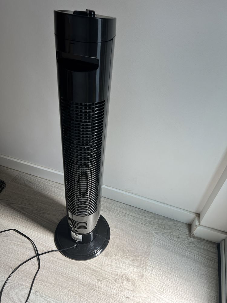 Ventoinha vertical Preta 42W