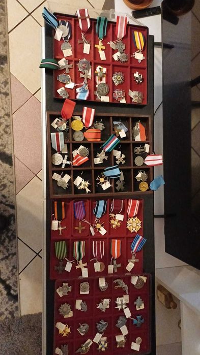 Kolekcja medali i odznaczeń Polskich 78 sztuk.