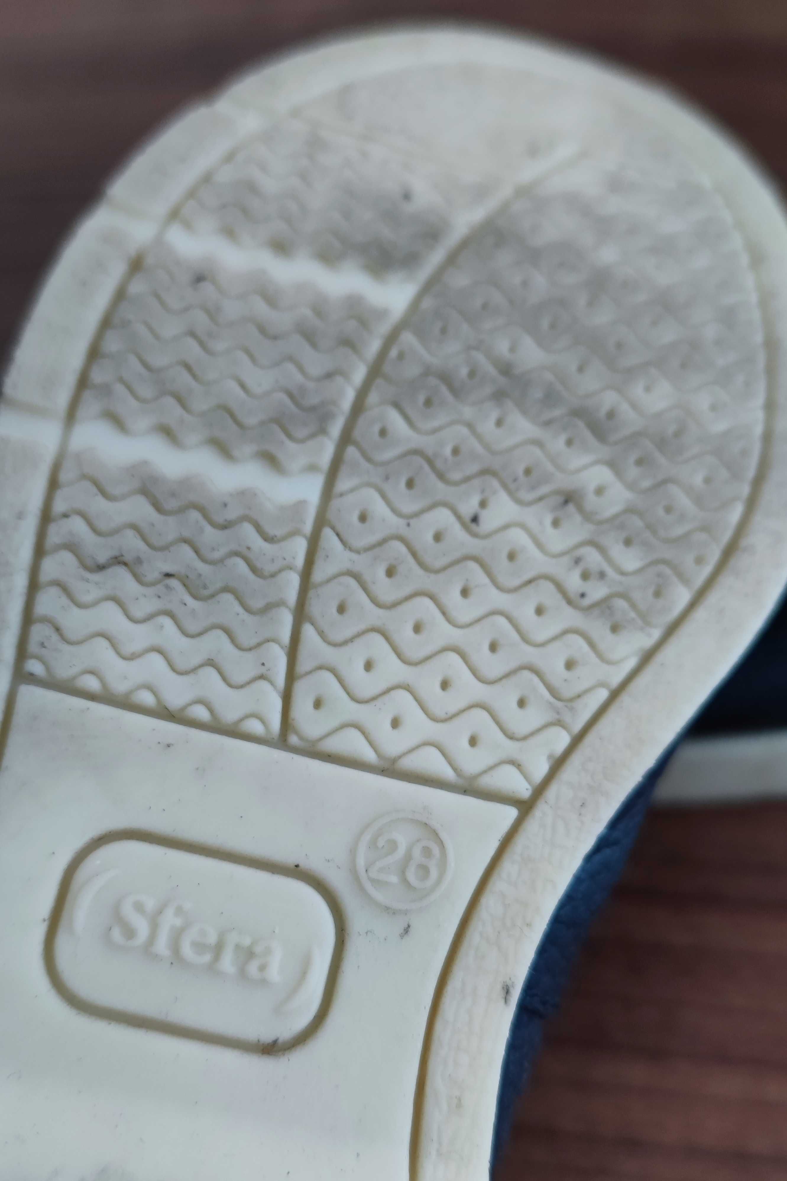 Sapatos de cerimónia para criança (tamanho 28) da marca SFERA