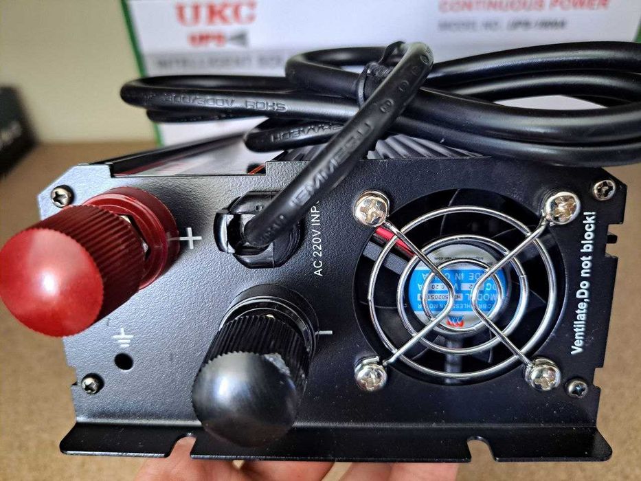 Преобразователь інвертор + зарядка 20А 12-220V 1800W Инвертор ИБП ДБЖ