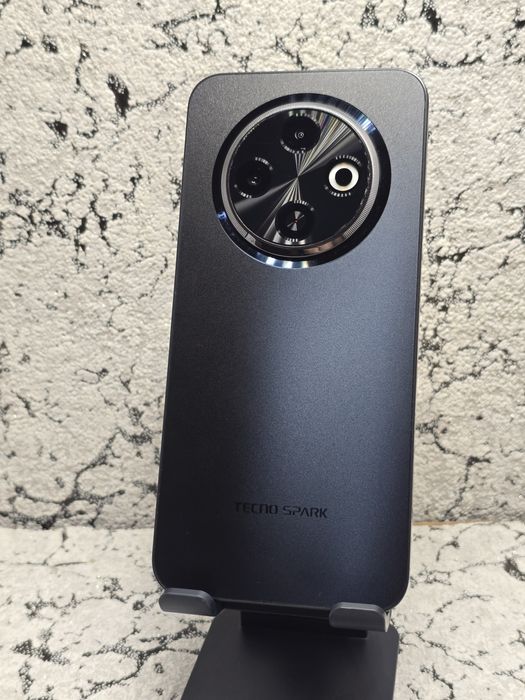 Tecno Spark 30c ідеал