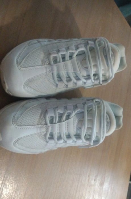 Air max 95 triple white