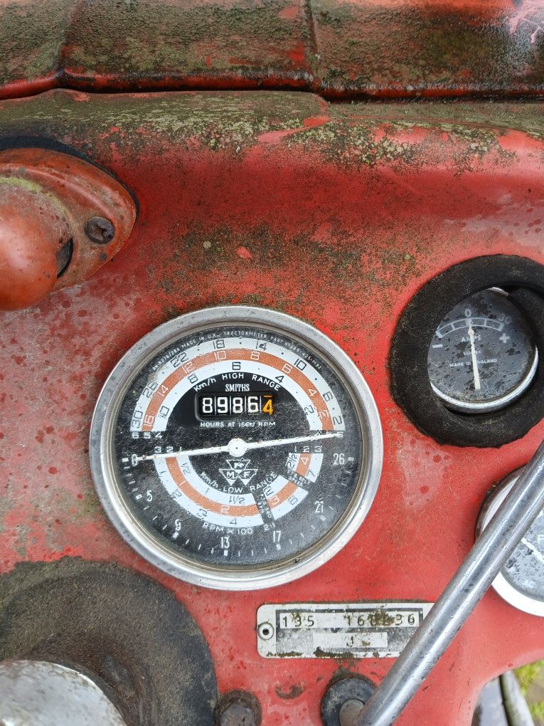 Ciągnik Massey Ferguso 135 Traktor Ferguson