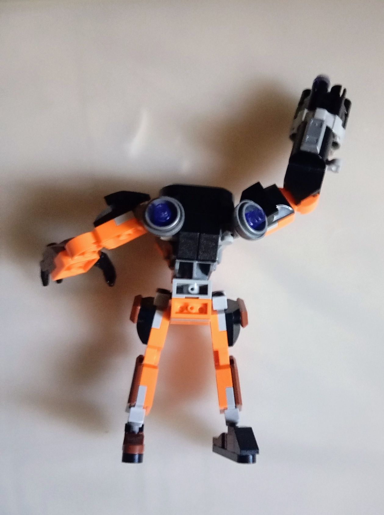 Lego  76243 incompleto.