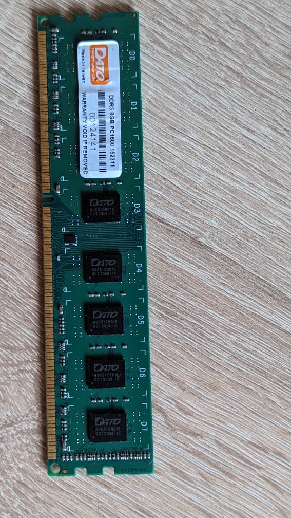 Оперативна пам'ять 2 планки по 8Gb DDR3