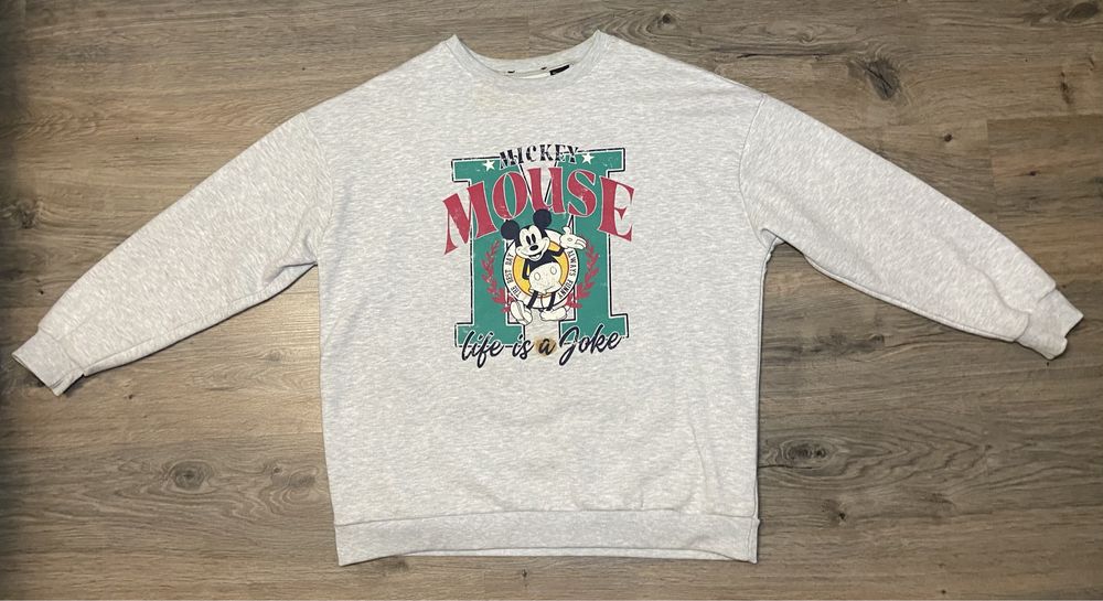 серая кофточка Disney с принтом