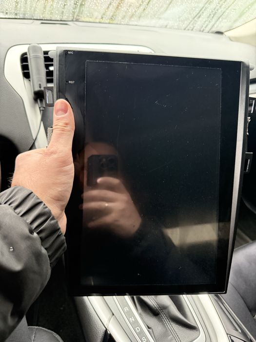 Магнітола Тесла-стайл на Ford Fusion