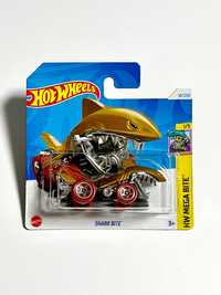 Hot Wheels Shark Bite, hotwheels resorak rekin z ruszającą się szczęką