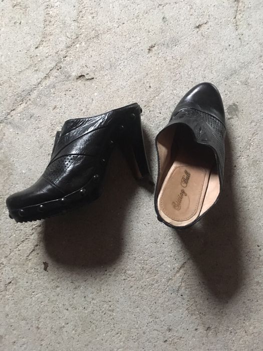 Sapatos mulher e menina