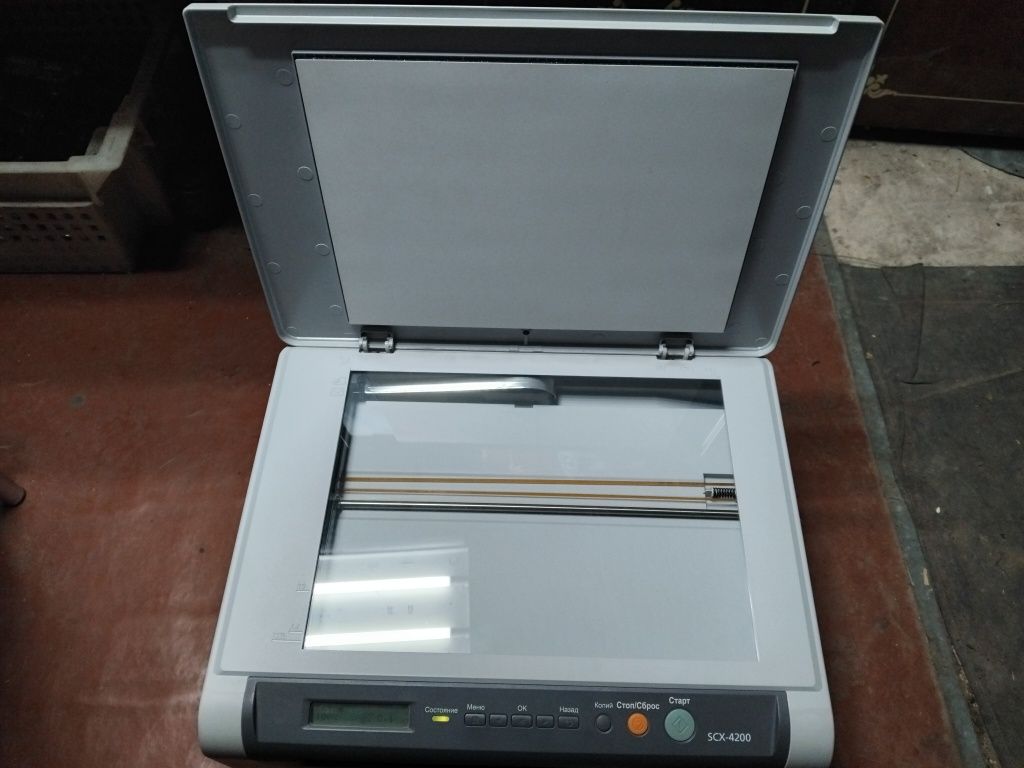 Принтер, сканер, ксерокс БФП Samsung SCX-4200.