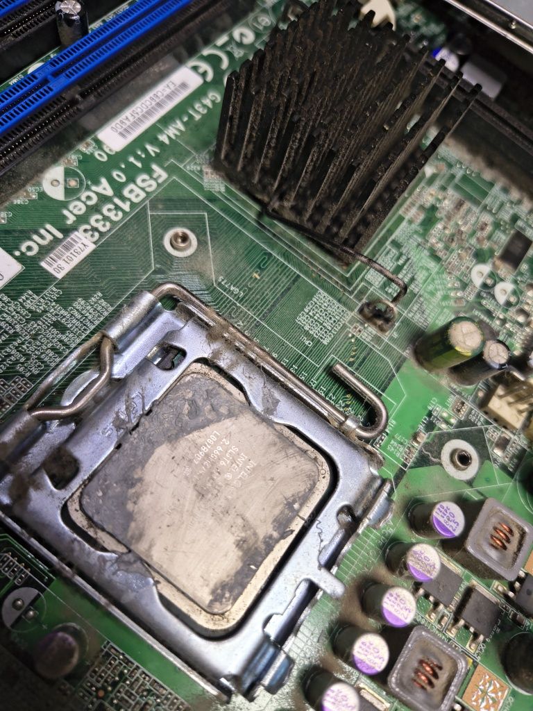 материнську плату Acer G43T-AM4 (v:1.0, Socket 775). + Процесор+ кулер