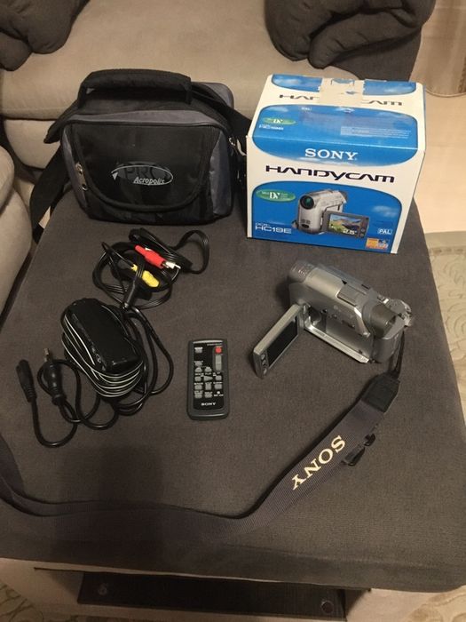 Продаю відео - камера Sony handycam DCR-HC19E