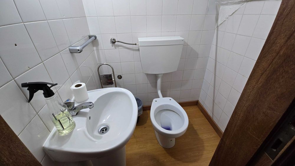 Quarto wc privada não fumadores tudo incluído a 10 minutos de Lisboa