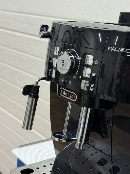 Кавомашина Кавоварка Delonghi Magnifica S