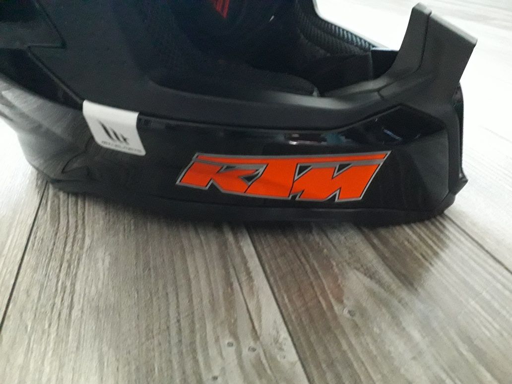 Kask junior cross jak nowy