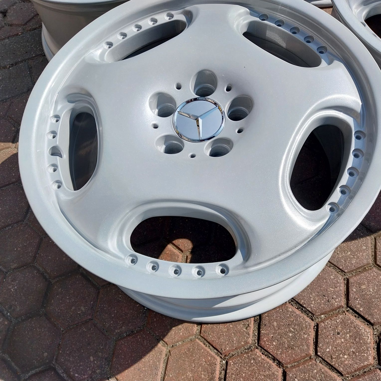 Felgi Aluminiowe R18 5x112 8.5J ET 30