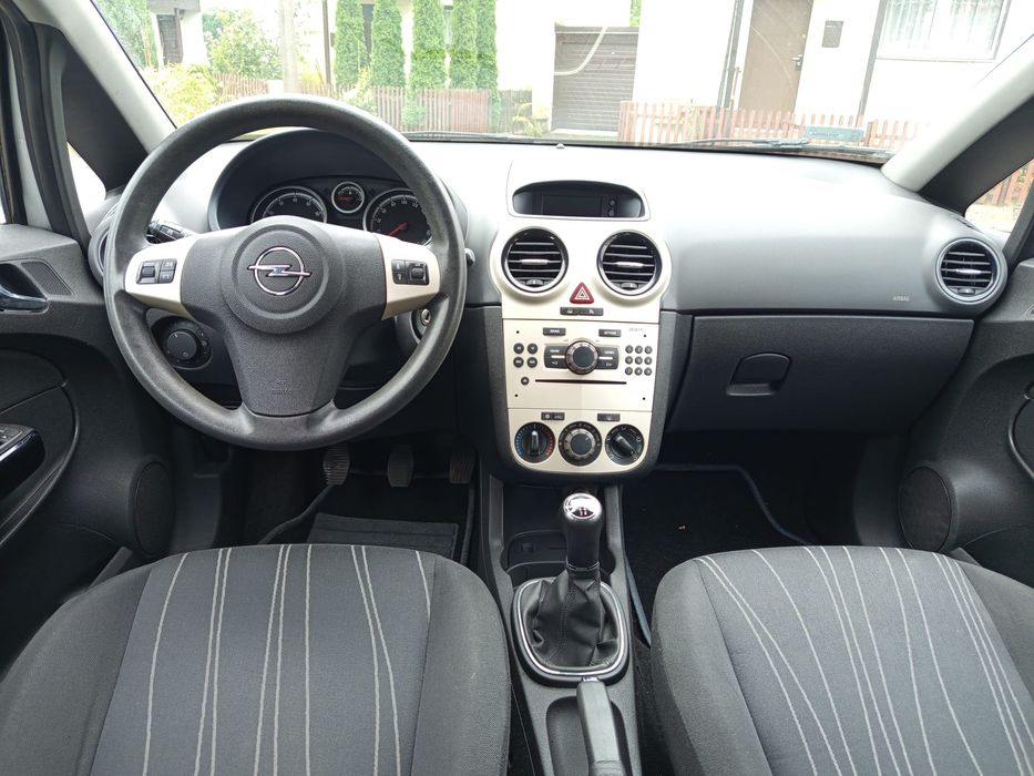 Opel Corsa D Super stan przebieg 88tys km