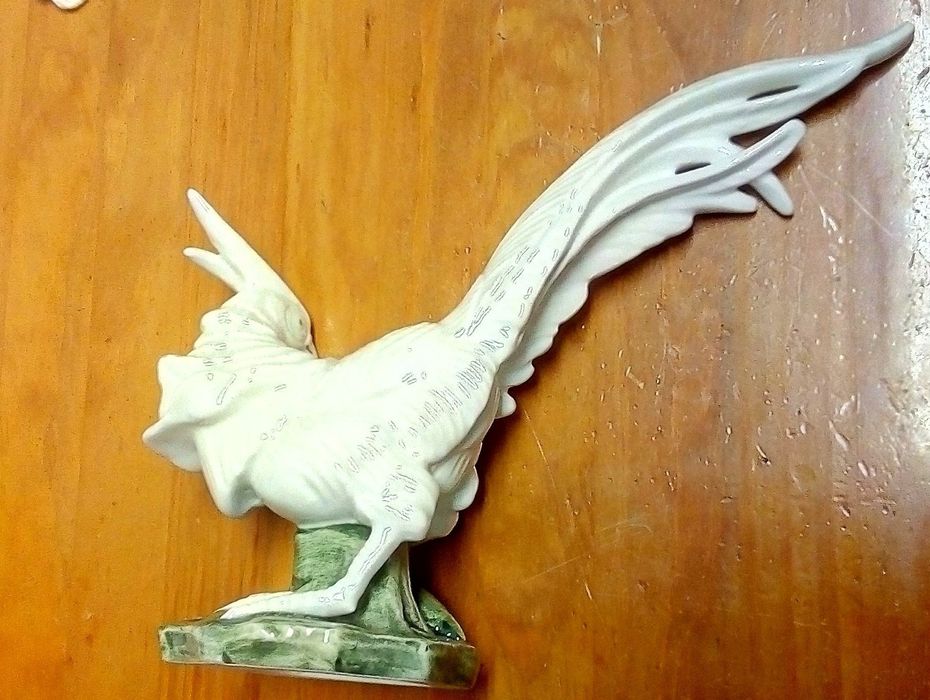 Estatueta ave oriental