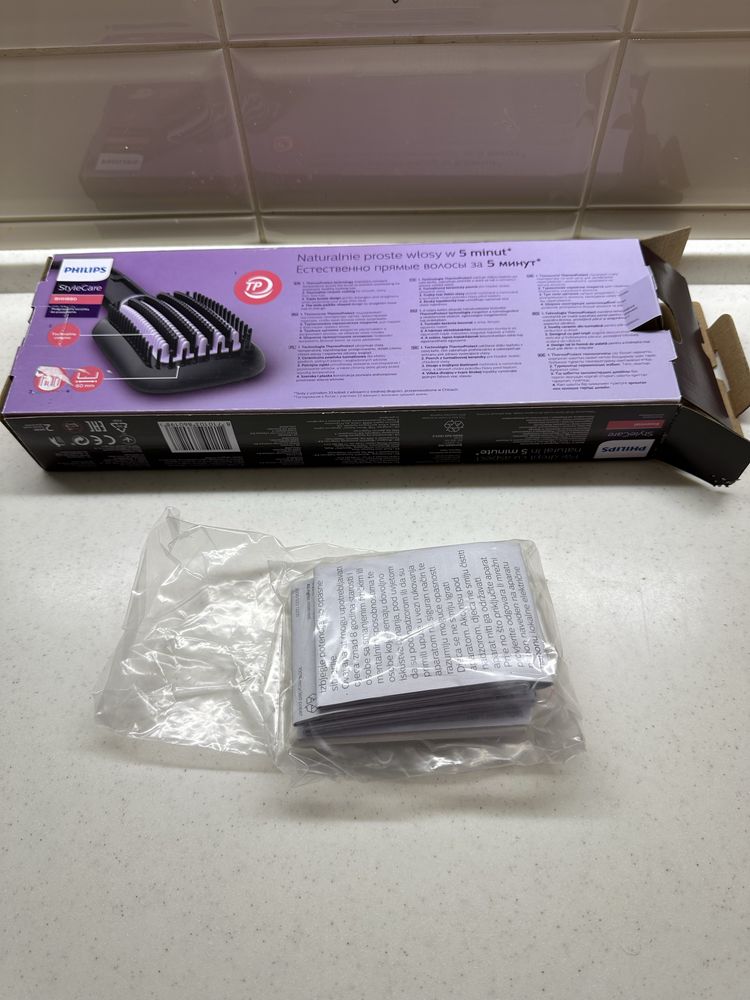 Щітка-випрямляч PHILIPS BHH880/00