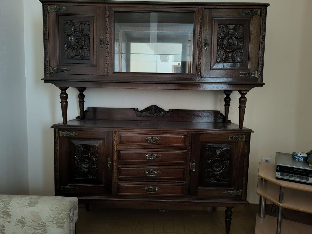 Móvel de sala antigo para restauro
