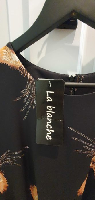 Czarna sukienka z wzorem