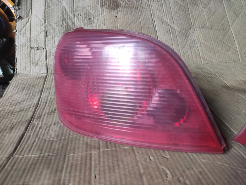 Стоп Peugeot 307 хетчбек ліхтар Пежо  307 6350P3 стопи 6351P3