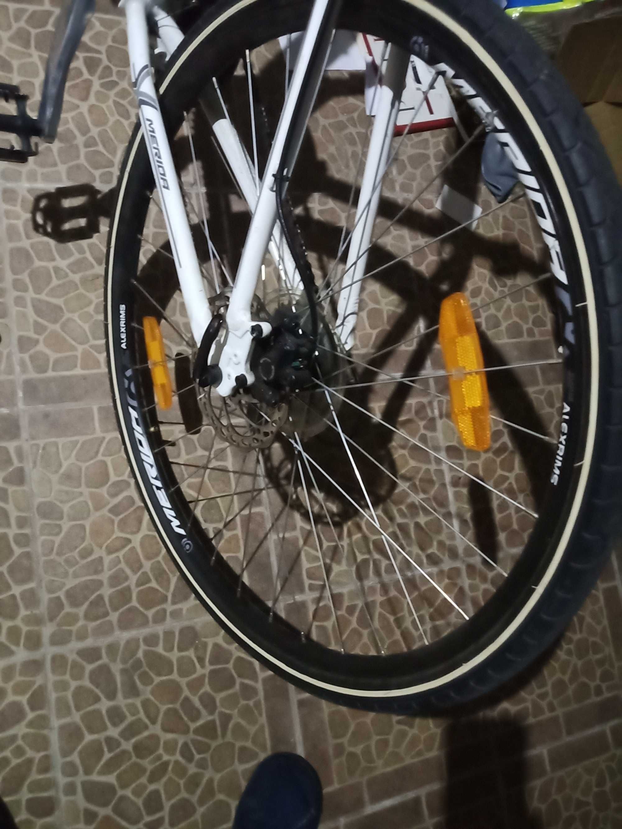 Bicicleta como nova MERIDA Pneus estrada 29 travões disco a óleo