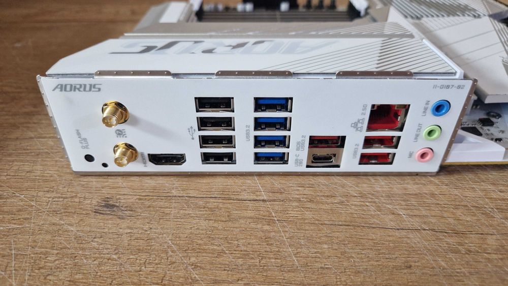 Płyta główna Gigabyte X670E AORUS PRO X AM5 DDR5 mała wada N1643