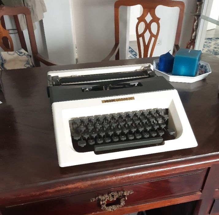 Máquina escrever - Olivetti Lettera 15