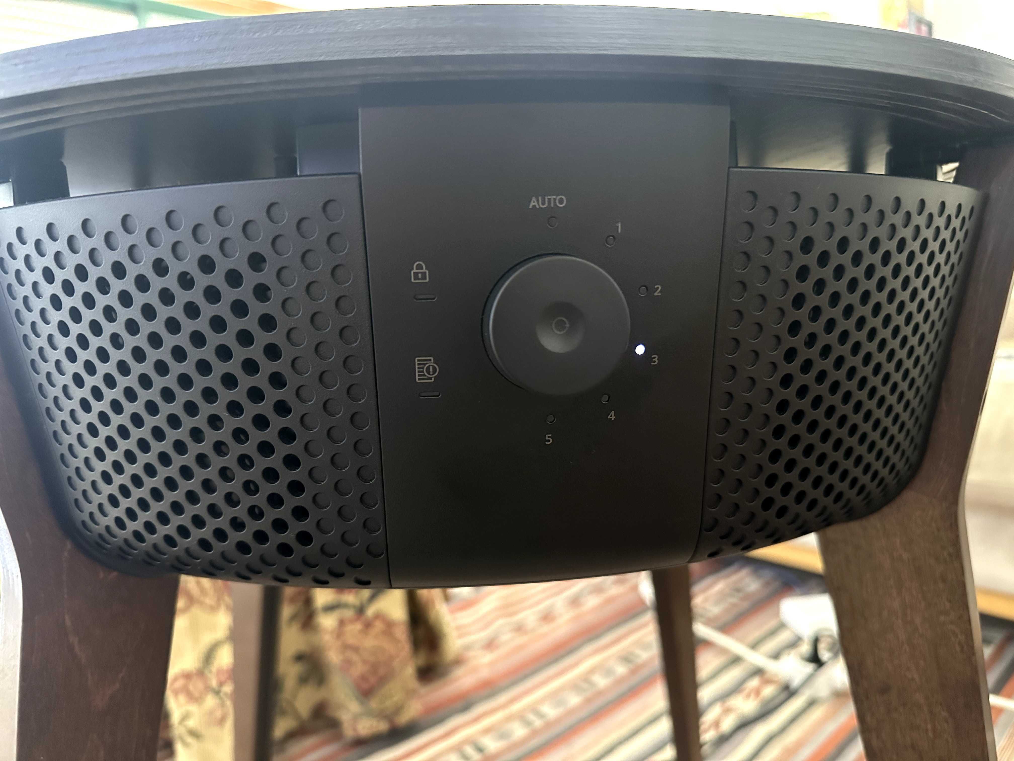 Mesa com purificador de ar Starkvind IKEA