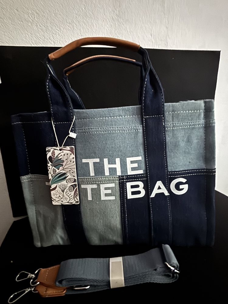 Mala tira como “THE TOTE BAG”