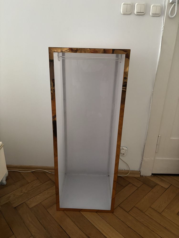 Szafa gablota wystawowa plastikowa z oswietleniem led ciuchy box szafk