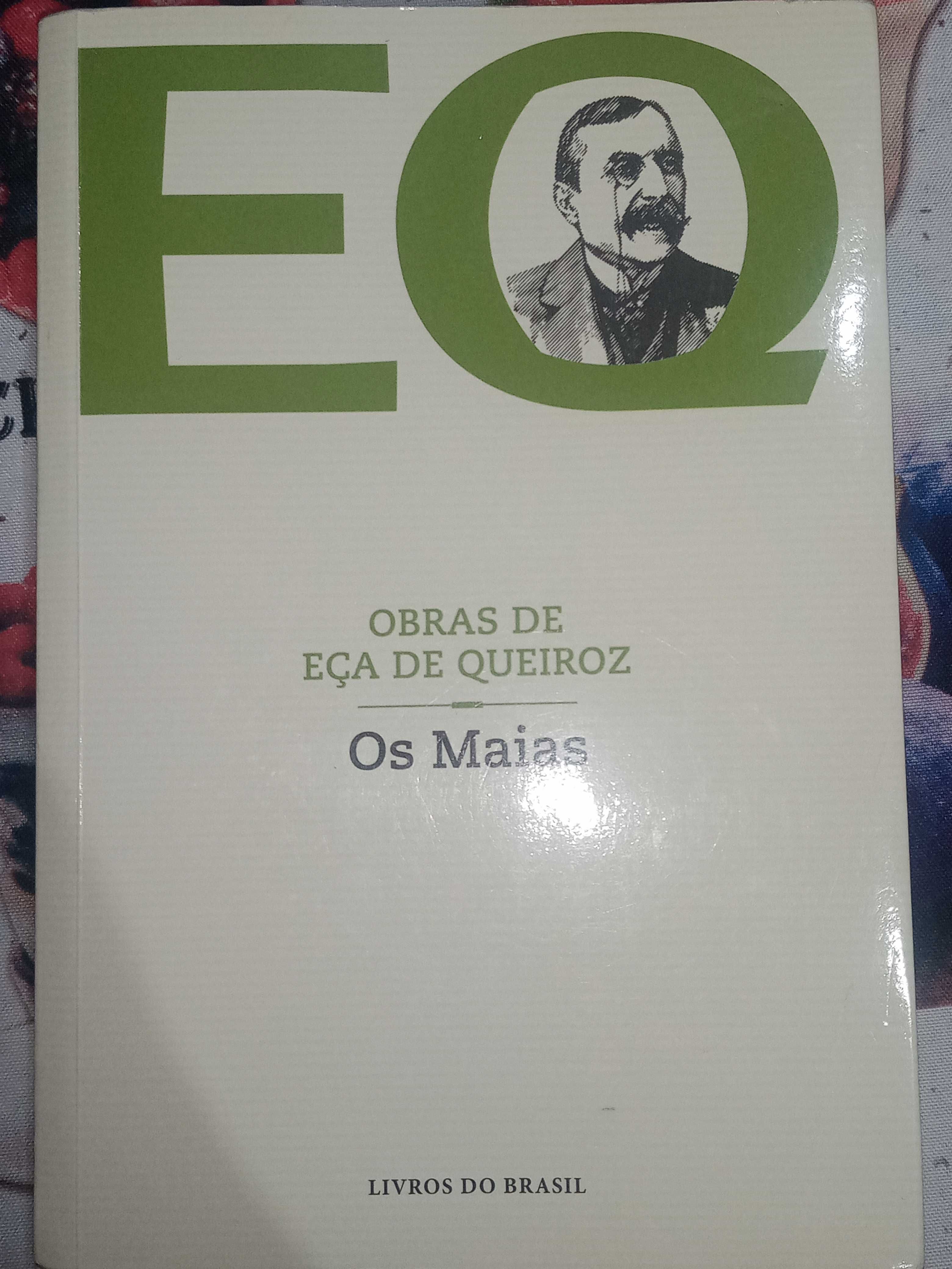 Livro "Os Maias" de Eça de Queiroz