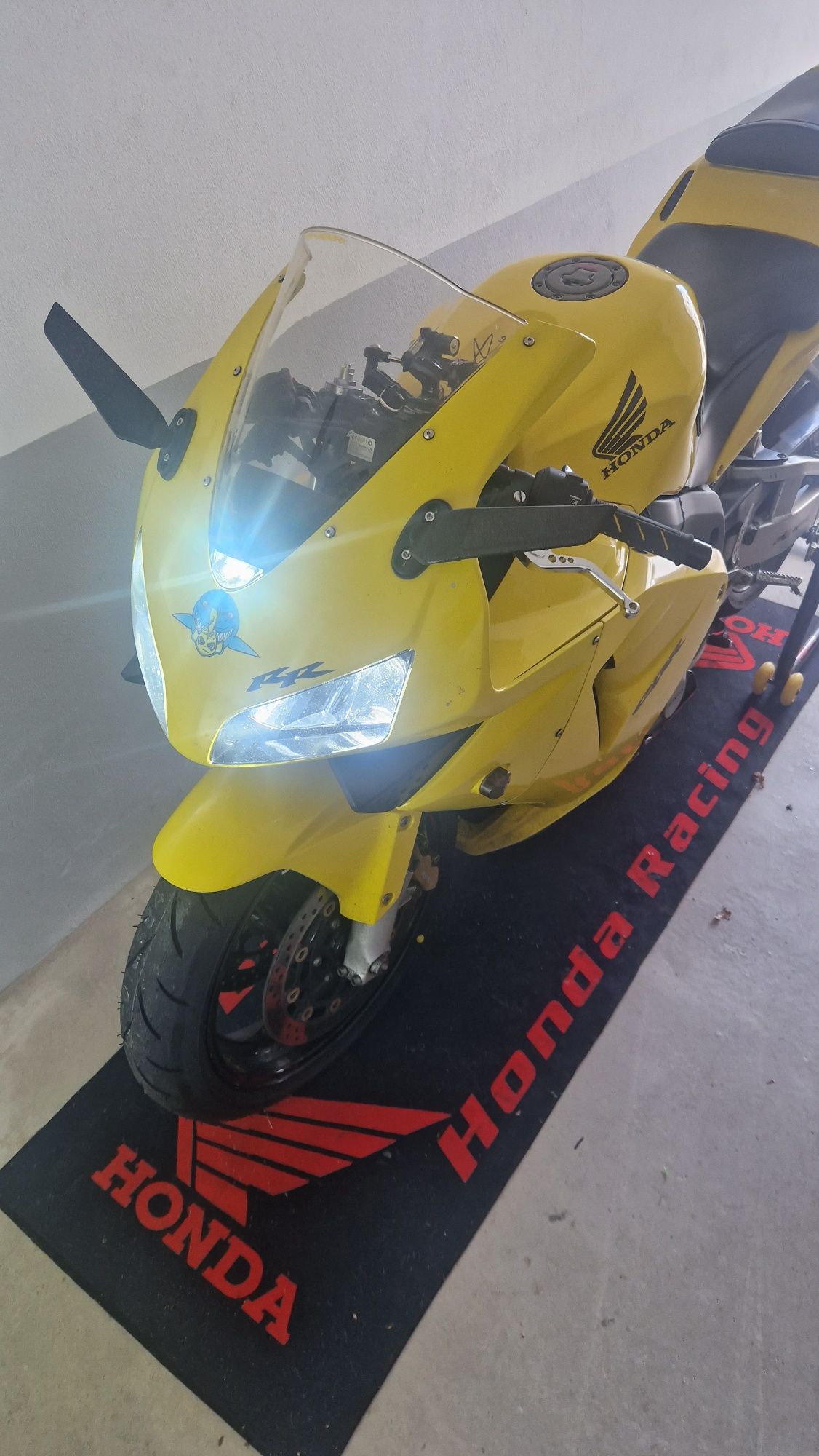 Honda cbr 600RR vendo ou troco