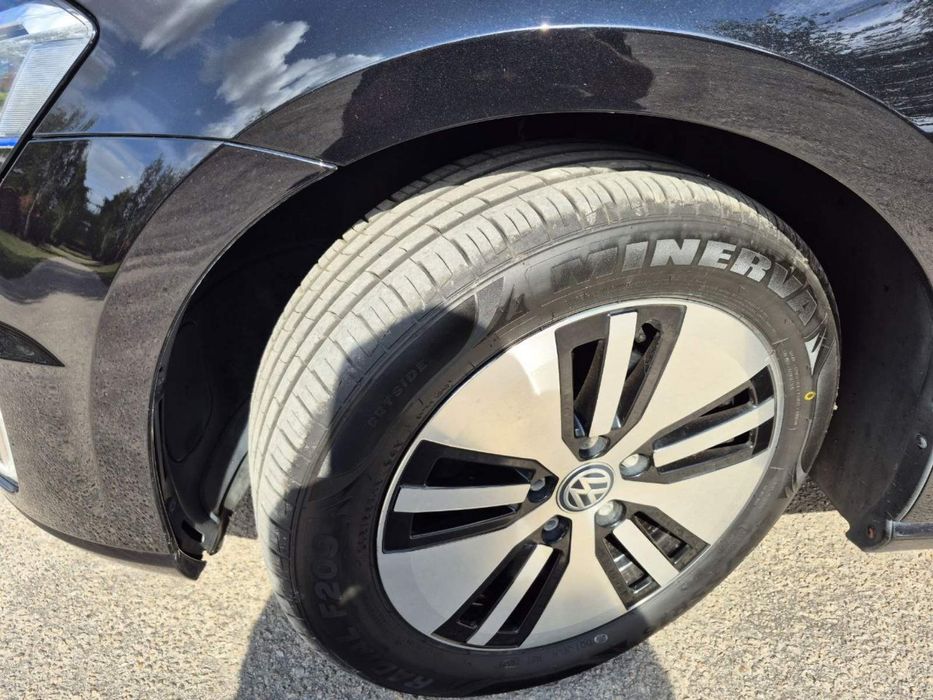 Продам Volkswagen e-Golf
