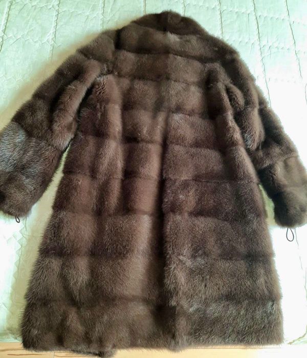 Норкова шуба кольору капучино