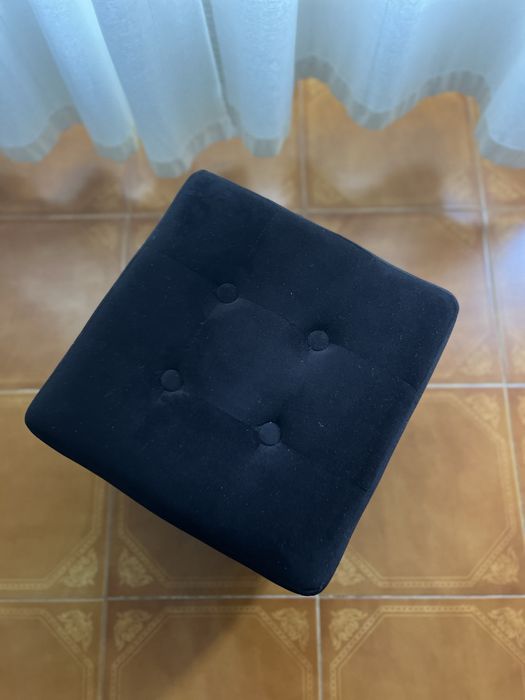 Puff pequeno preto Homa
