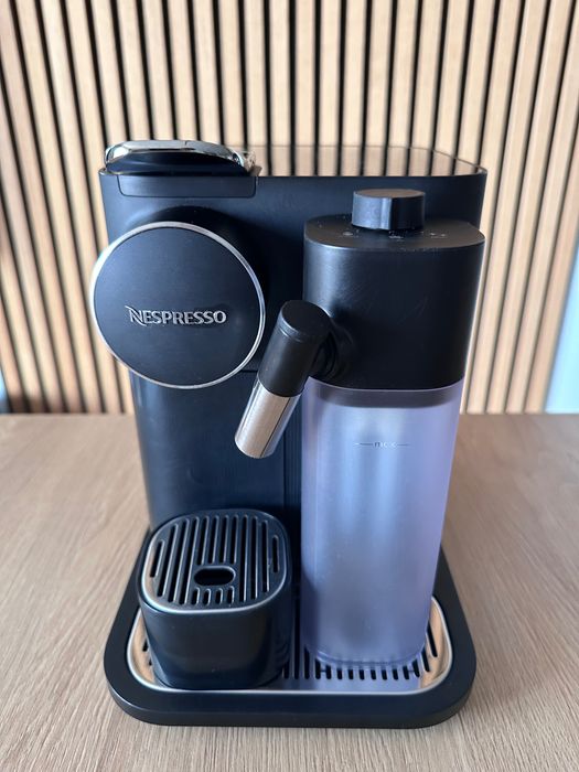 Nespresso Gran Lattissima EN650. B