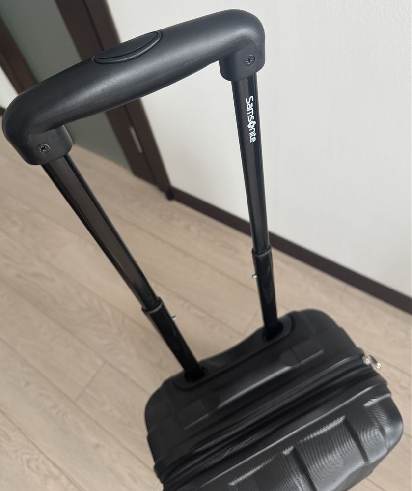 валіза Samsonite S M середня ручна поклажа чемодан полікарбонат