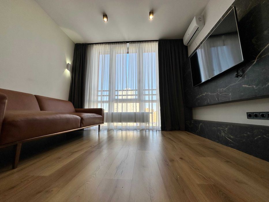 Оренда. ЖК Seven(Севен). Дніпровська наб. 18А (будинок з генератором)